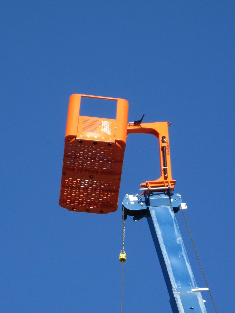 Rotating Man Basket on Crane