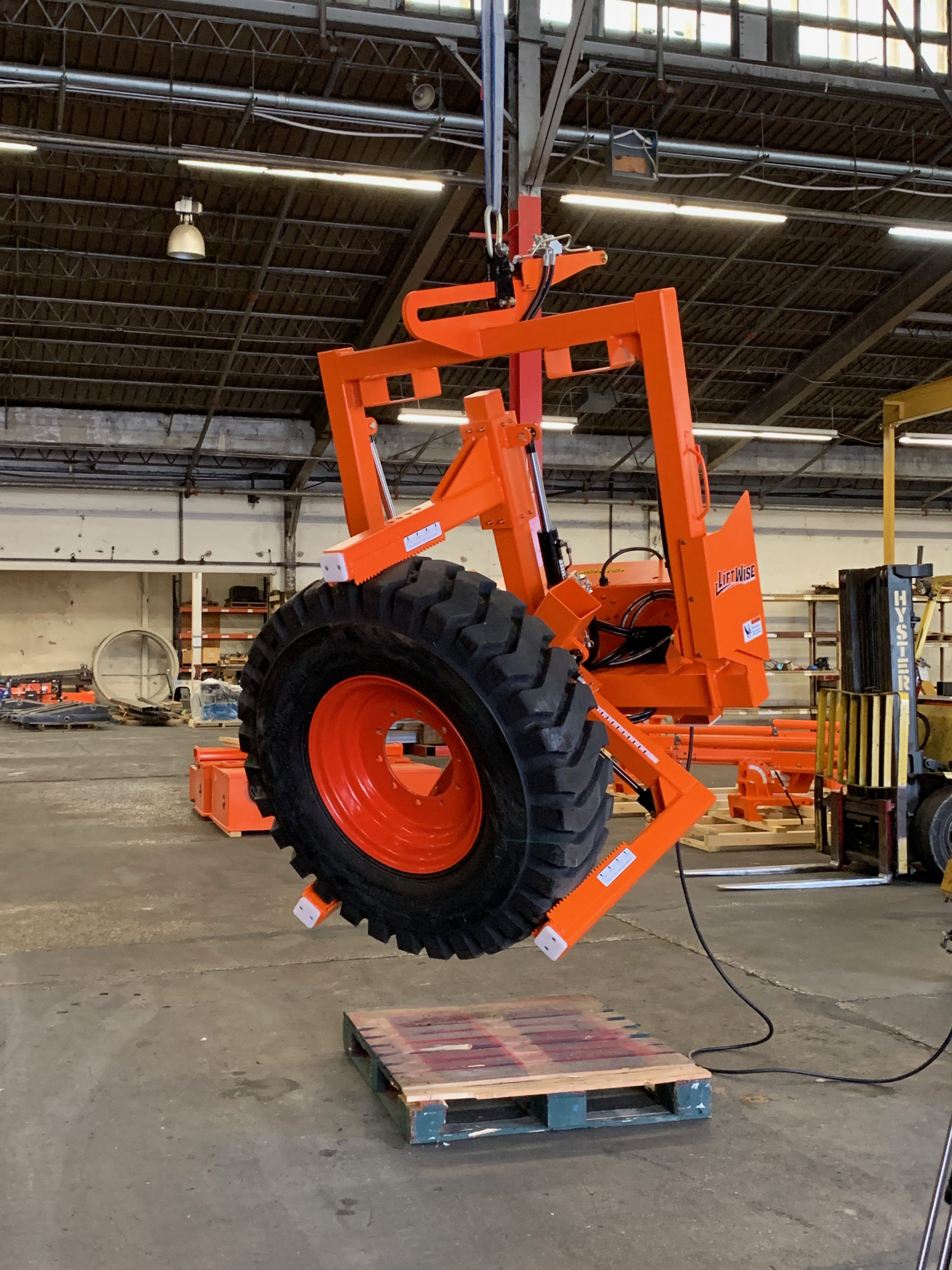 Hanging Tire Handler 1400 - LiftWise